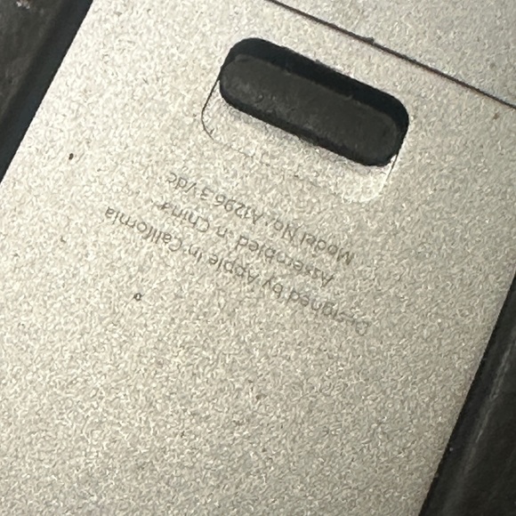 Original Apple A1296 3VDC Magic Mouse Wireless Bluetooth - Picture 3 of 5